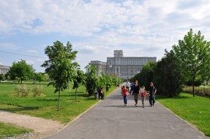 parc-casa-poporului