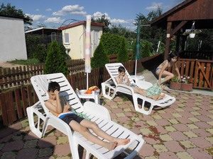 copii-curte-relaxare